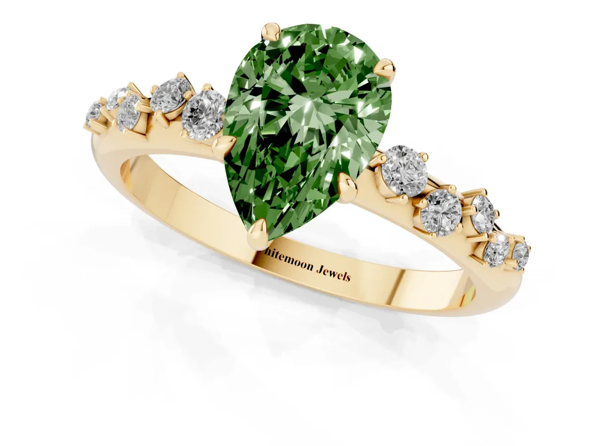 Fancy Green Pear Cut Diamond Cluster Prong-Set Solitaire Ring Yellow gold