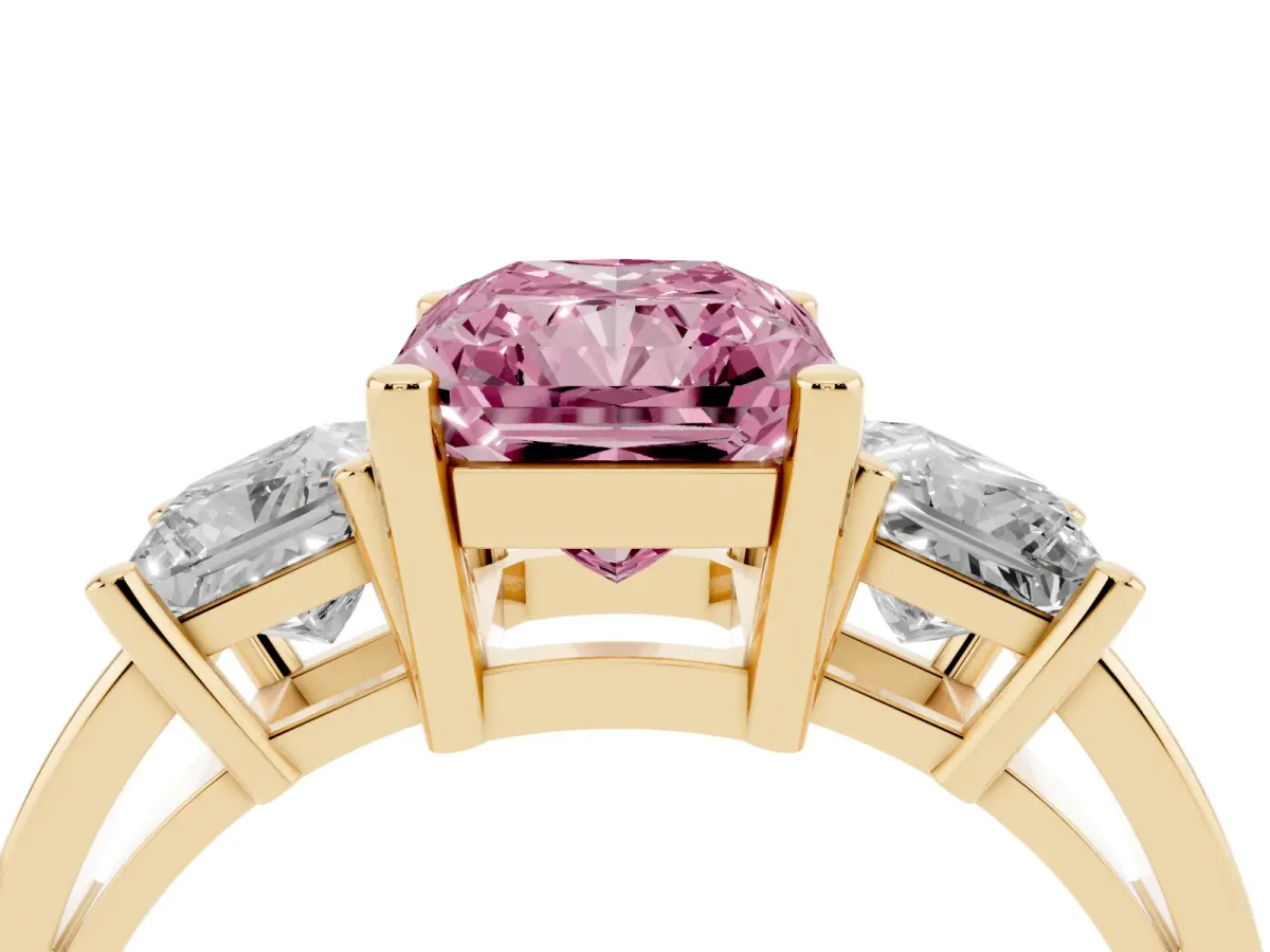 Fancy Pink Three-Stone Radiant Cut Cut Solitaire Ring with Prong Setting Yellow gold