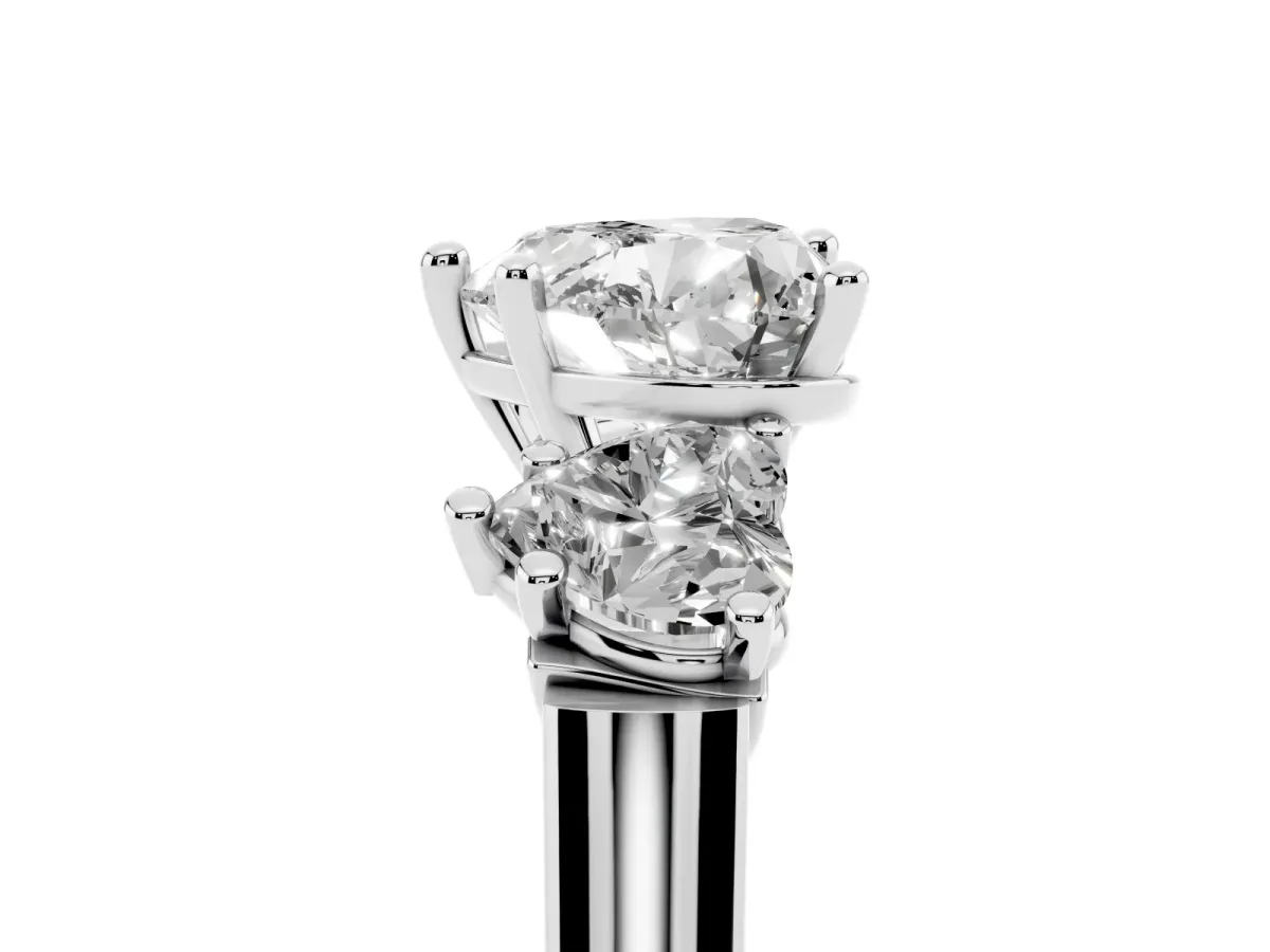 Three-Stone Heart Cut Brilliant Diamond Trellis Ring with Comfort Fit Band White gold