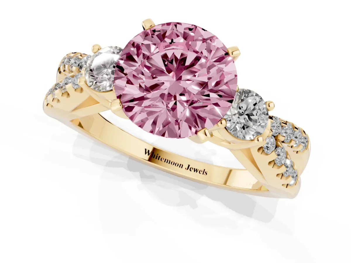 Fancy Pink Round Cut Diamond Three-Stone Ring with Pavé Split Shank and Four-Prong Setting Yellow gold