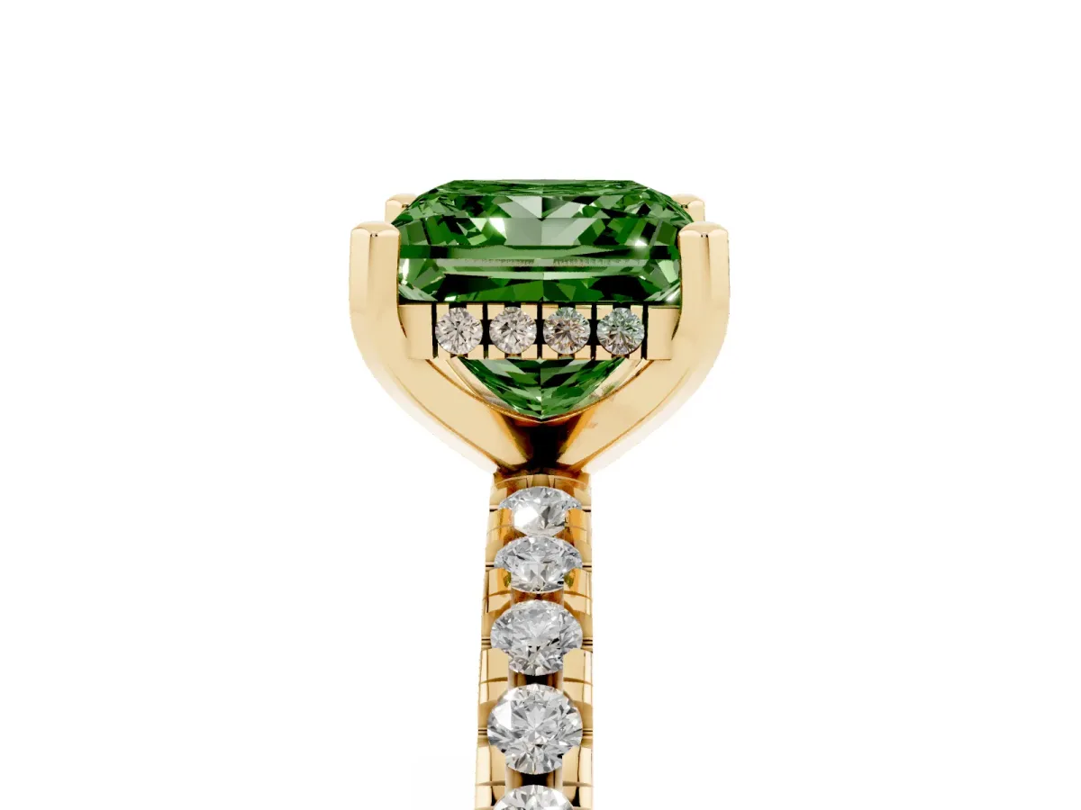 Fancy Green Princess Cut Diamond Solitaire Ring with Round Pavé Band and Four-Prong Setting Yellow gold