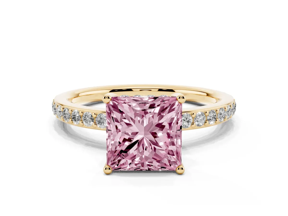 Fancy Pink Princess Cut Cut Diamond Pavé Band Ring with Four-Prong Setting Yellow gold