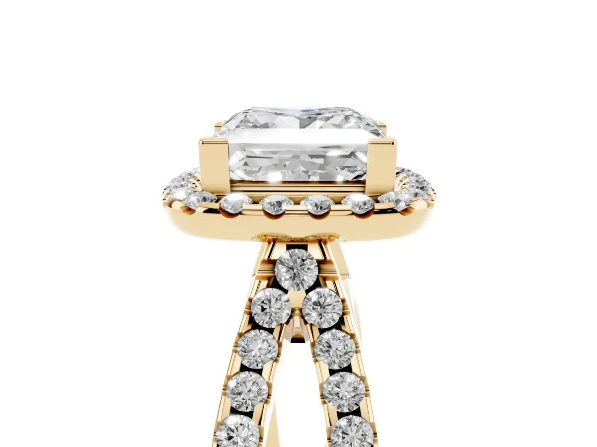 Princess Cut Diamond Halo Ring with Split Shank Pavé Band and Prong Setting Yellow gold