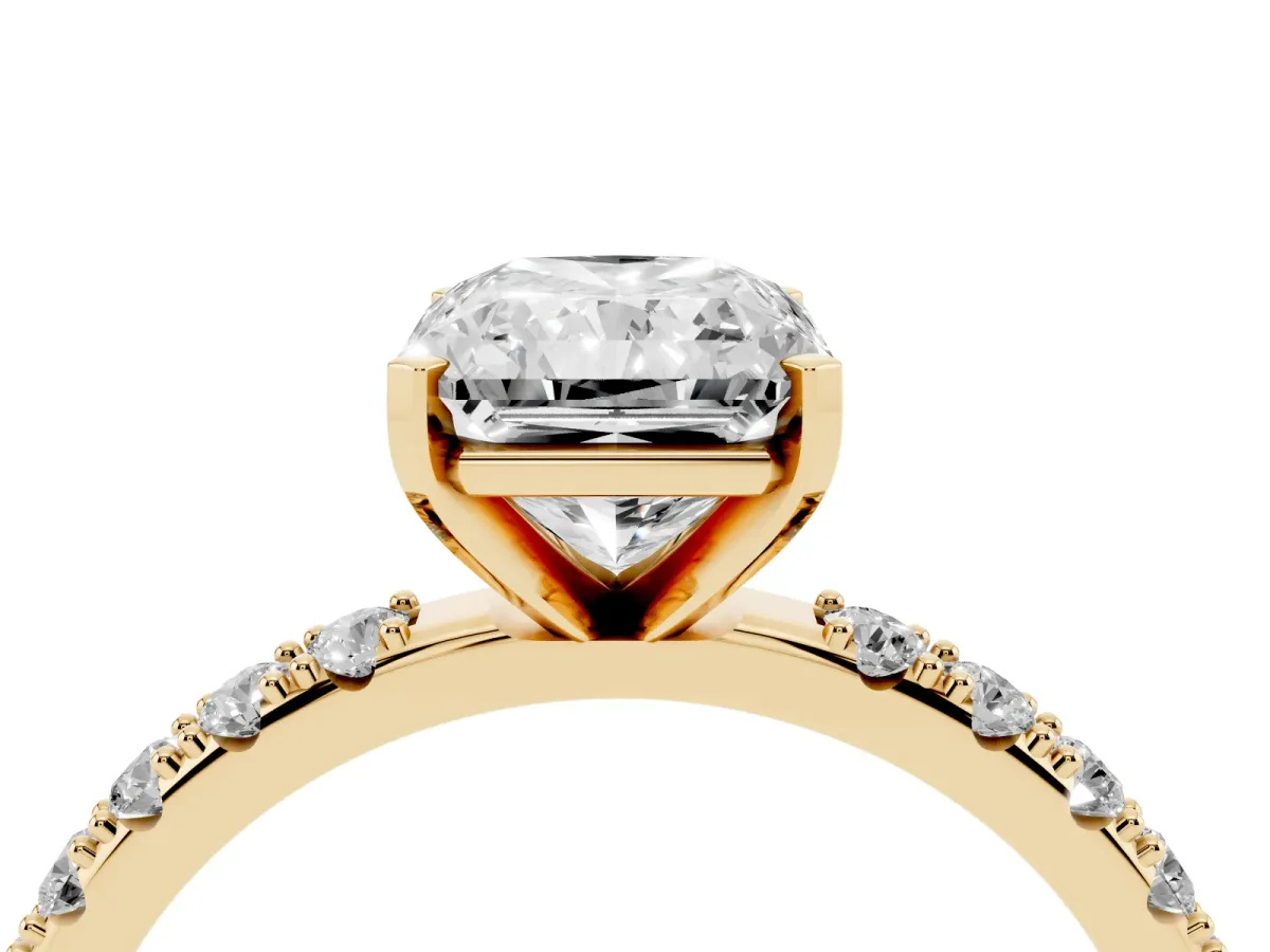 Radiant Cut Diamond Solitaire Pavé Band with Four-Prong Setting Yellow gold