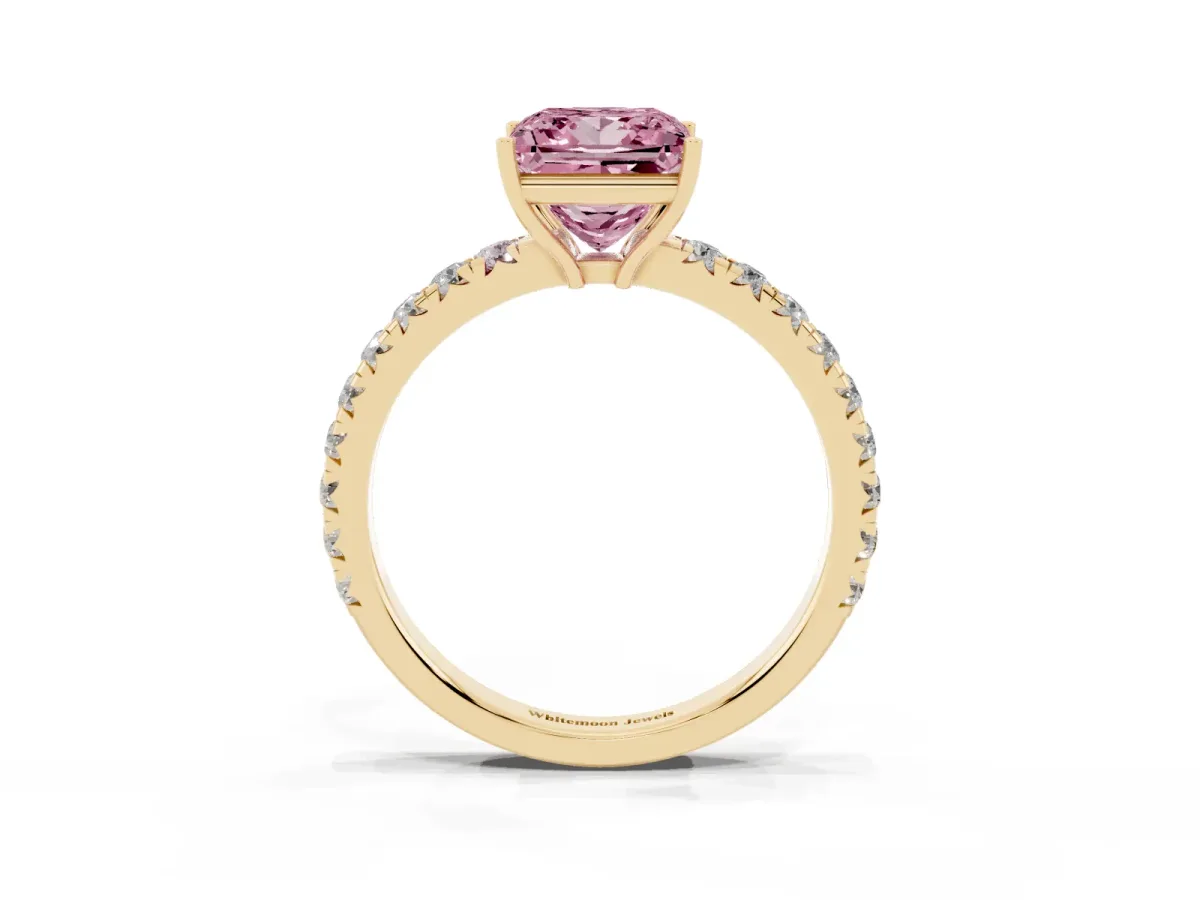 Fancy Pink Princess Cut Diamond Pavé Solitaire Engagement Ring with Four-Prong Setting Yellow gold