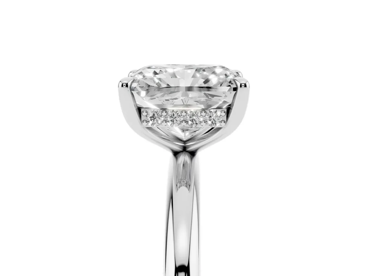 Radiant Cut Diamond Solitaire Ring with Thin Band and Four-Prong Setting Platinum