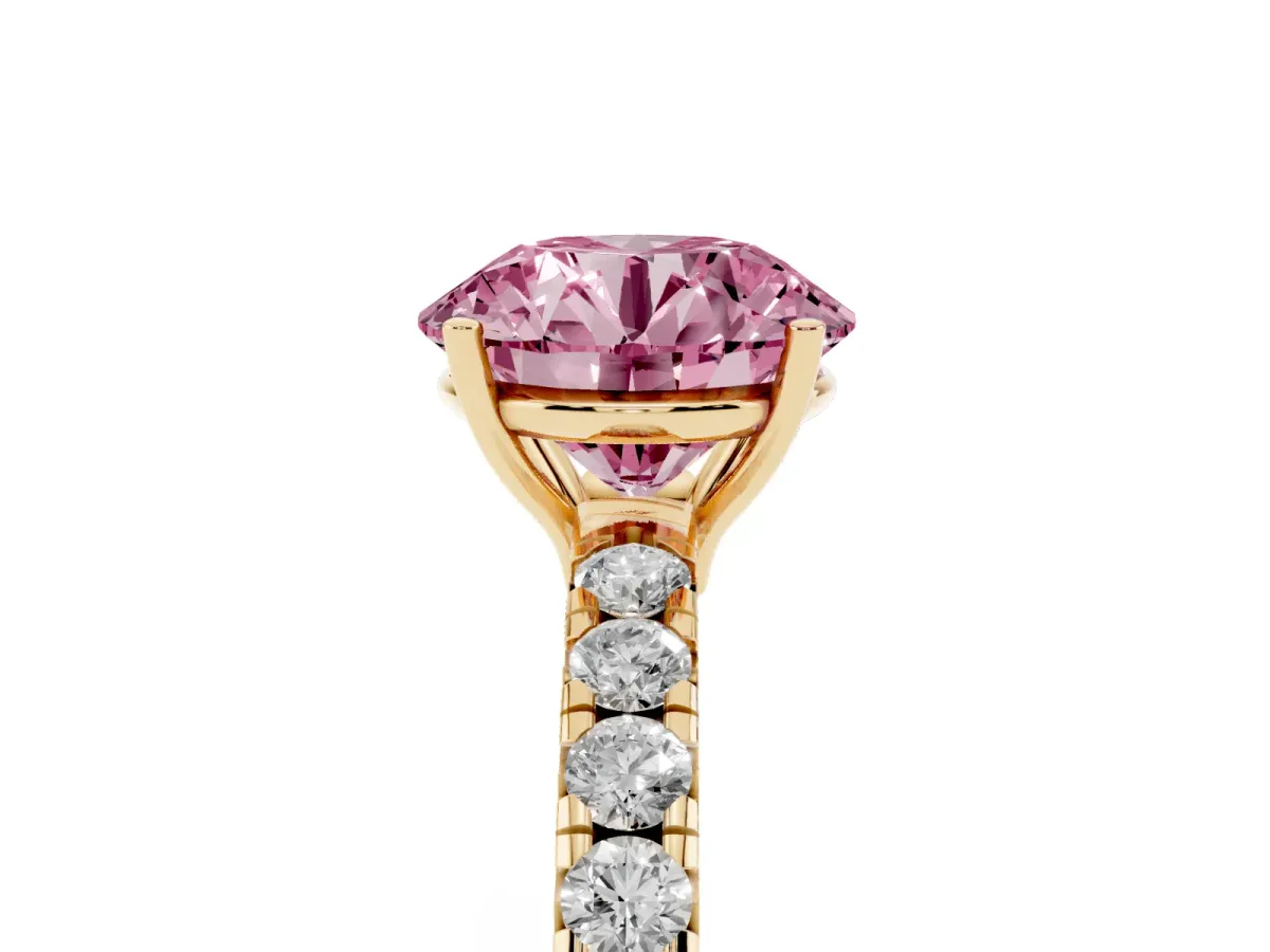 Fancy Pink Round Cut Diamond Pavé Solitaire Engagement Ring with Four-Prong Setting Yellow gold