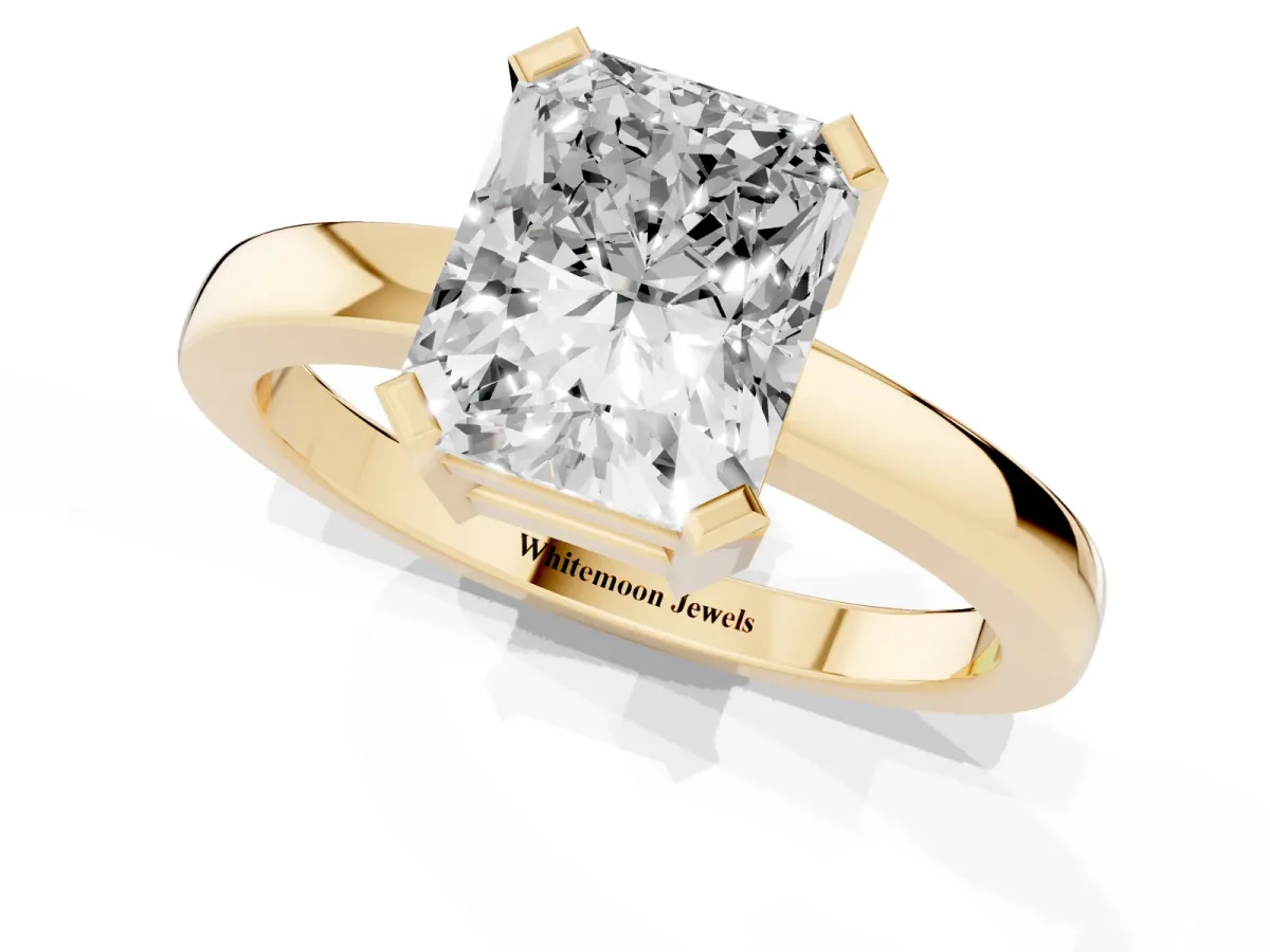 Radiant Cut Cut Solitaire Ring with Four-Prong Setting and Classic Band Yellow gold