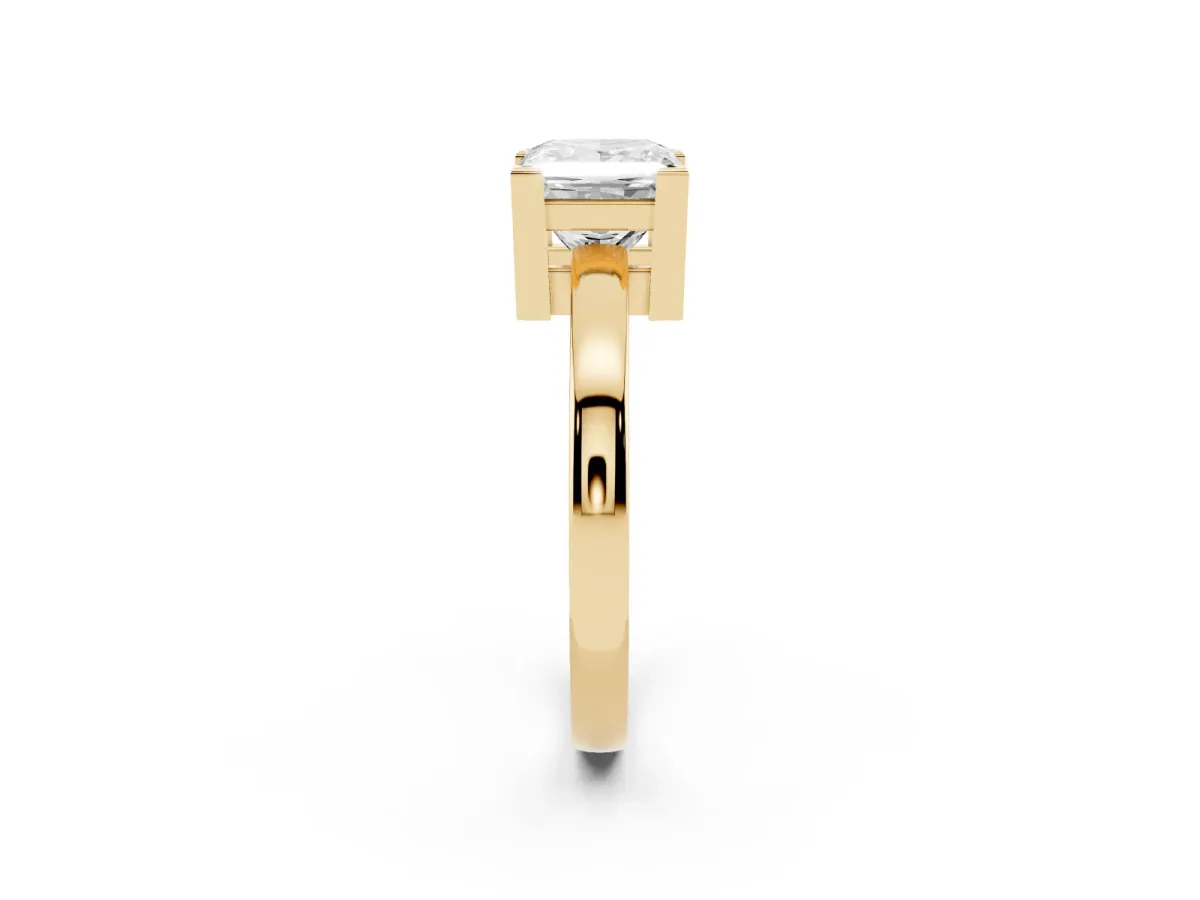 Princess Cut Cut Solitaire Ring with Four-Prong Setting and Classic Band Yellow gold