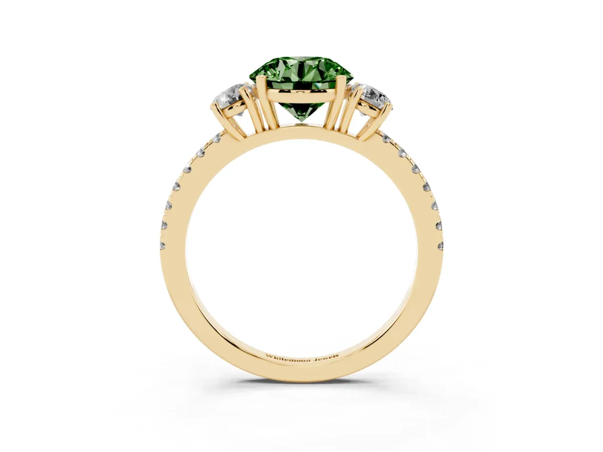 Fancy Green Three-Stone Round Cut Cut Diamond Pavé Band with Prong Setting Yellow gold