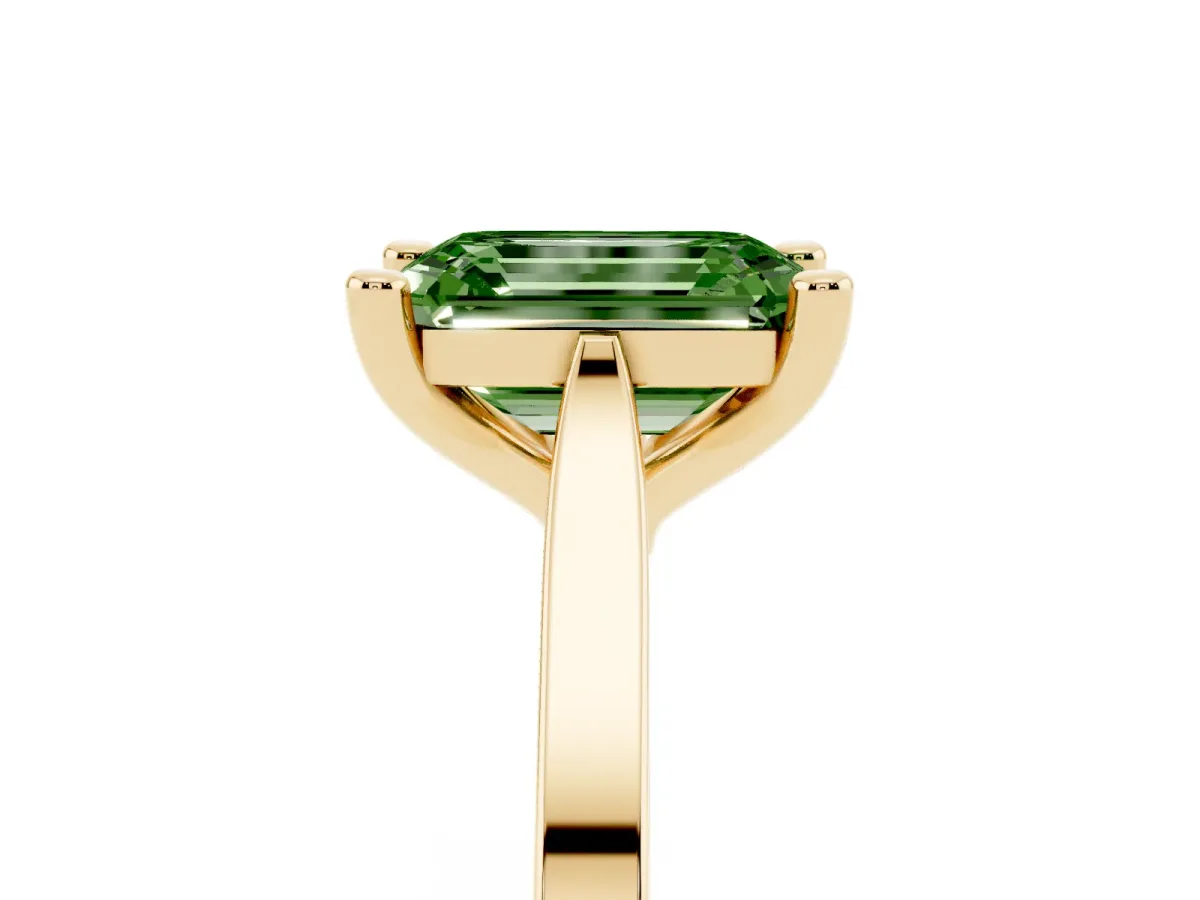 Fancy Green Emerald Cut Solitaire Diamond Ring with Four-Prong Setting and Tapered Band Yellow gold