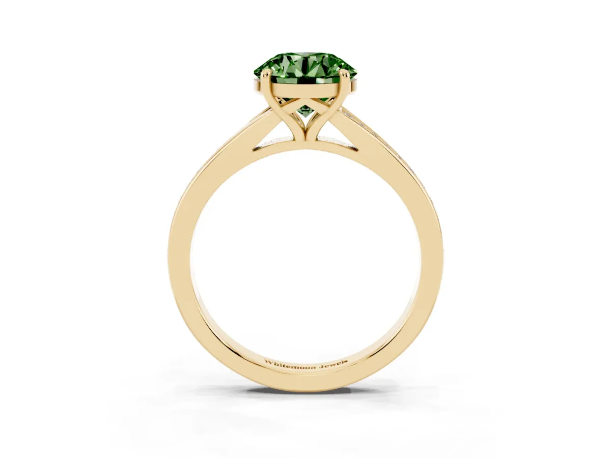 Fancy Green Round Cut Diamond Solitaire Ring with Pavé Band and Prong Setting Yellow gold