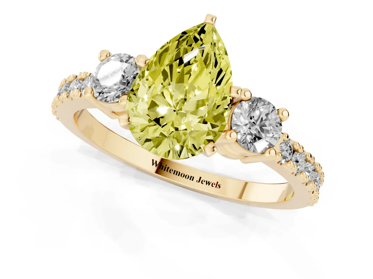 Fancy Yellow Pear Cut Three-Stone Diamond Pavé Band with Prong Setting Yellow gold