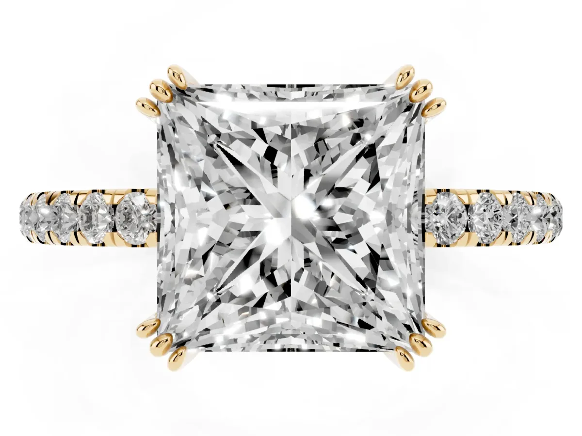 Princess Cut Brilliant Solitaire with Pavé Band and Claw Prong Setting Yellow gold