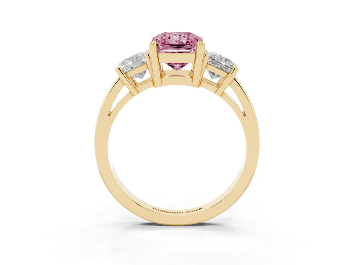 Fancy Pink Three-Stone Radiant Cut Cut Solitaire Ring with Prong Setting Yellow gold
