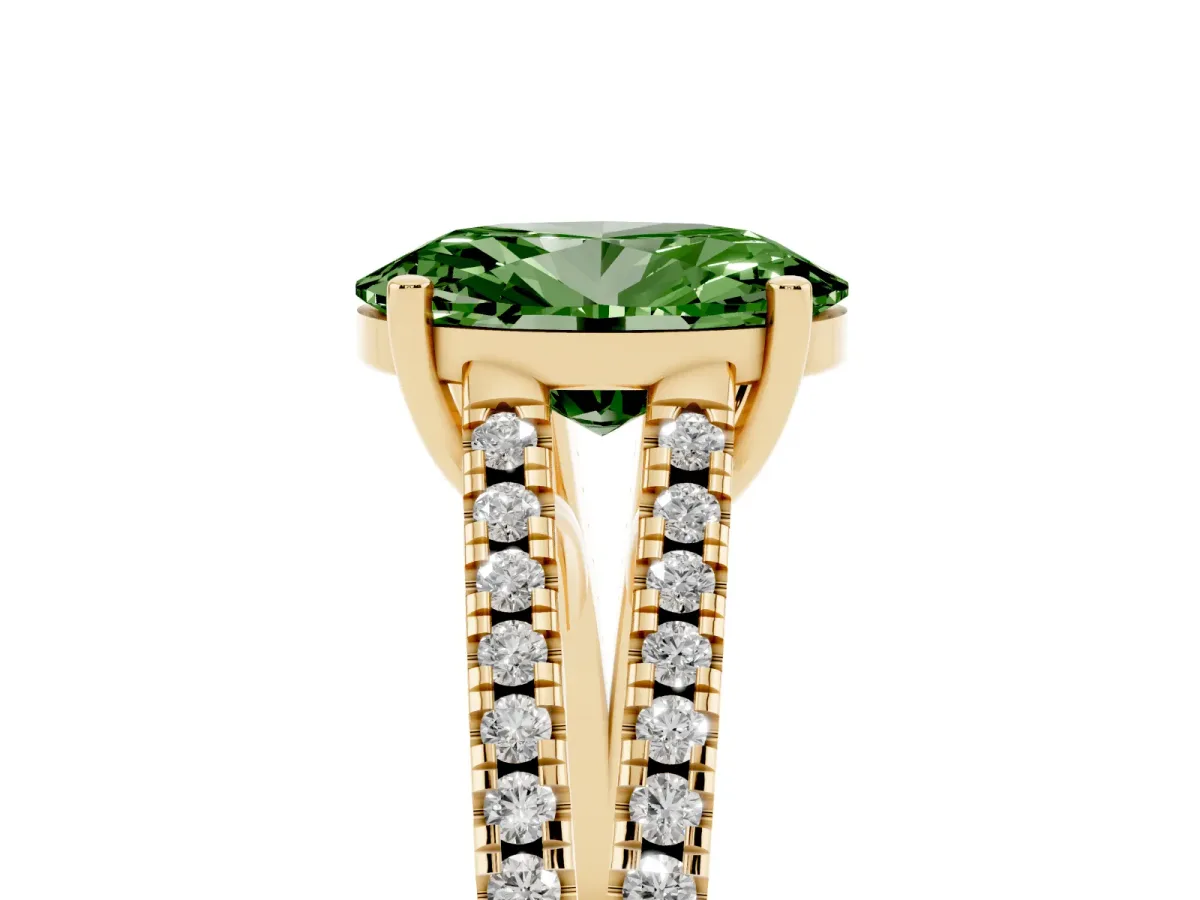 Fancy Green Oval Cut Diamond Solitaire Engagement Ring with Split Shank Pavé Band Yellow gold