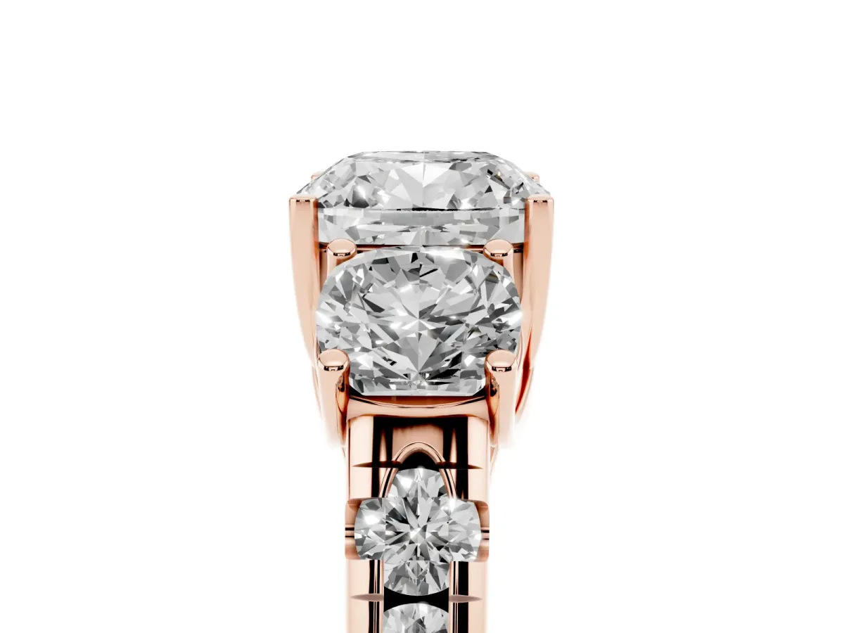 Three-Stone Cushion Cut Diamond Pavé Band with Prong Setting Rose gold