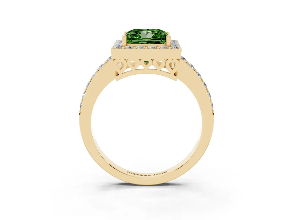 Fancy Green Princess Cut Halo Diamond Pavé Band Ring with Prong Setting Yellow gold