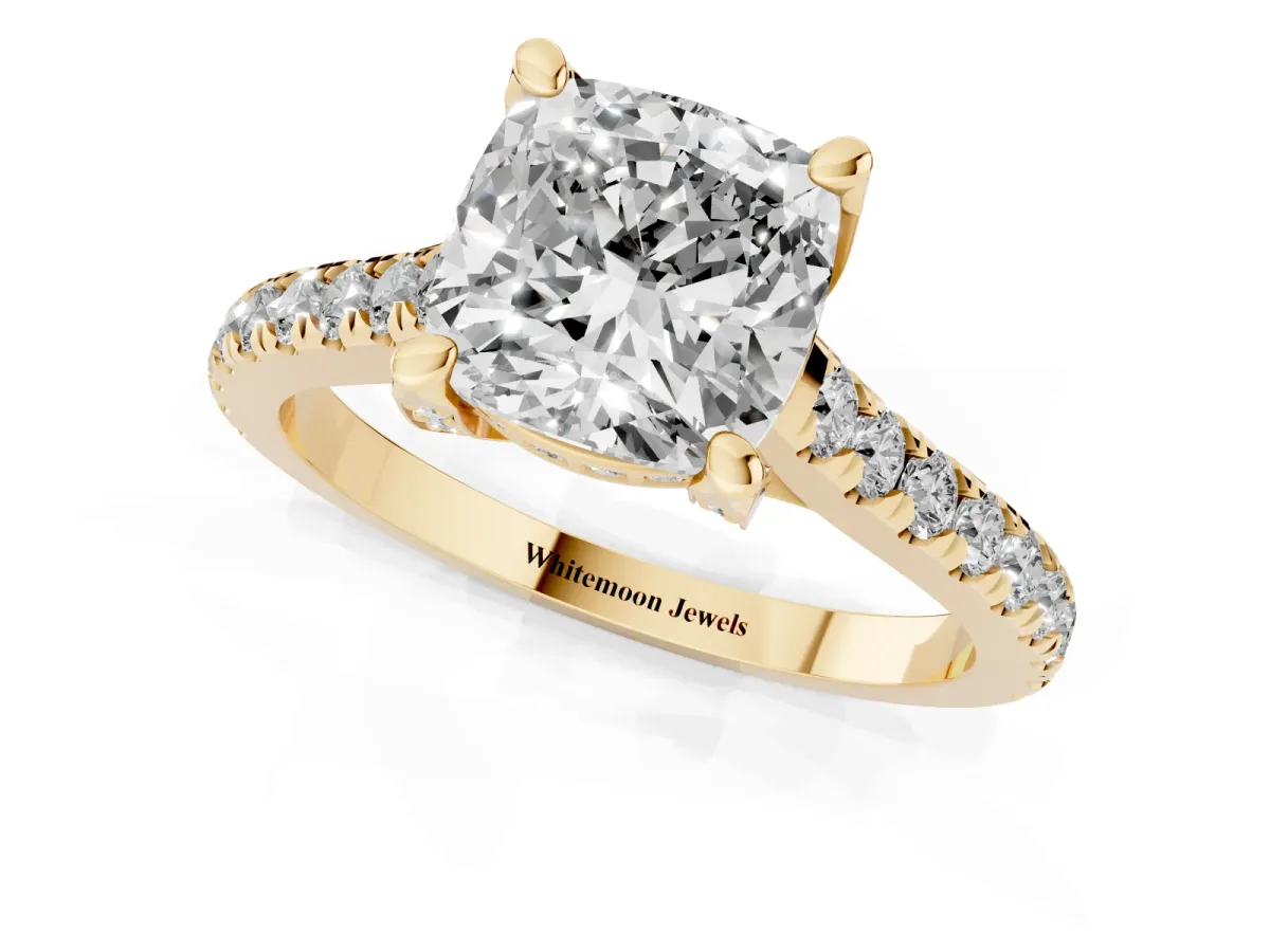 Cushion Cut Brilliant Diamond Solitaire with Pavé Band and Four-Prong Setting Yellow gold