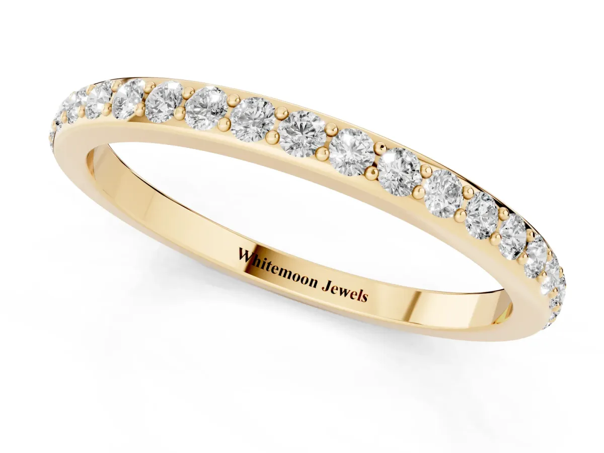 Pavé Round Diamond Eternity Band with Shared Prong Setting Yellow gold