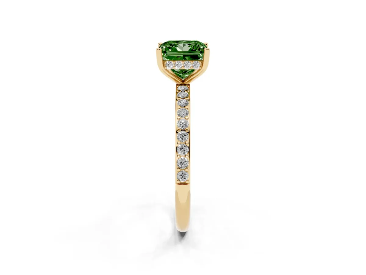 Fancy Green Princess Cut Cut Diamond Pavé Band Ring with Four-Prong Setting Yellow gold