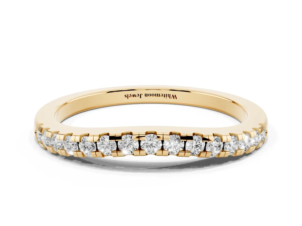 Pavé Round Diamond Curved Band with Shared Prong Setting Yellow gold