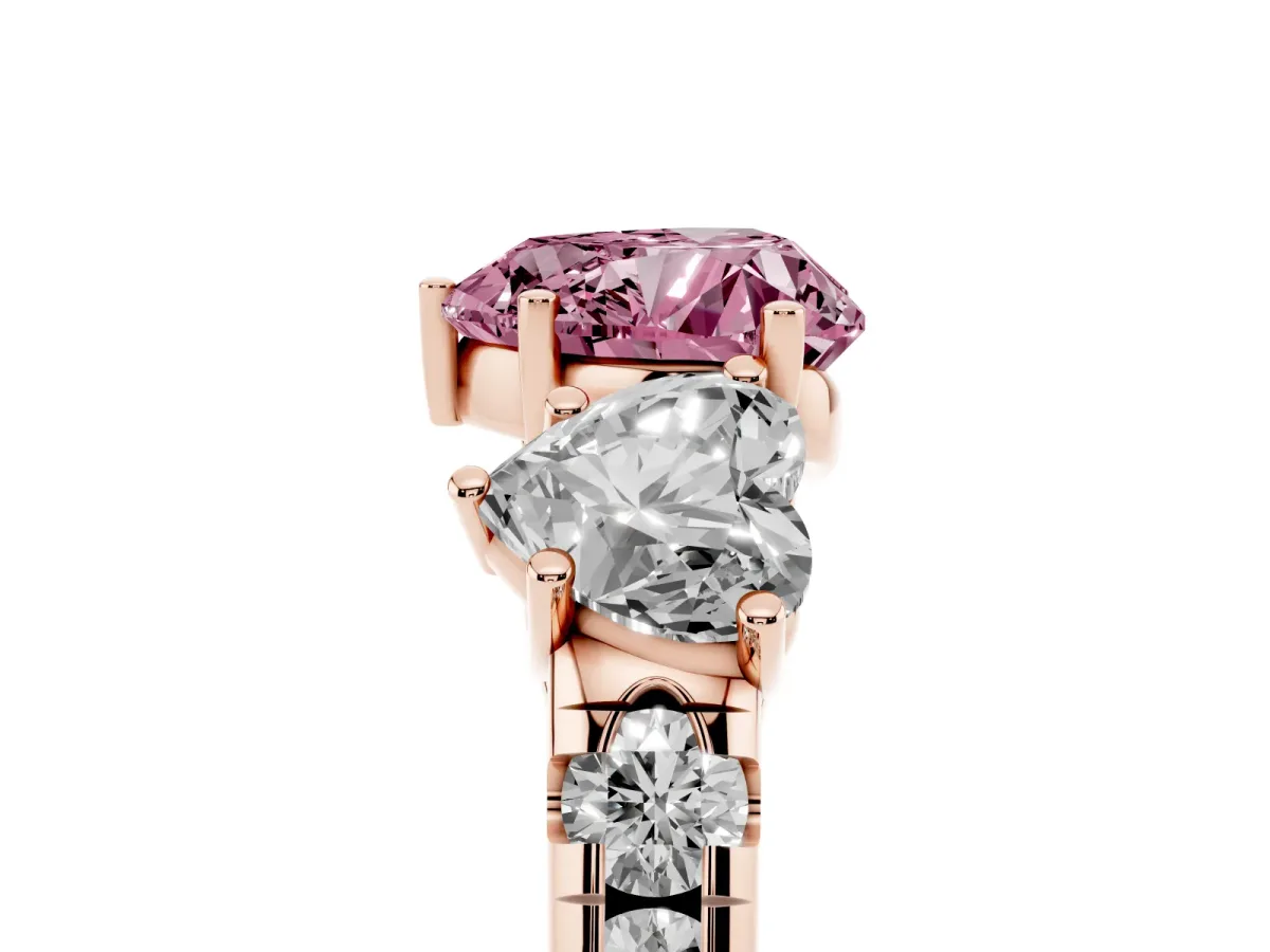Fancy Pink Three-Stone Heart Cut Diamond Pavé Band with Prong Setting Rose gold
