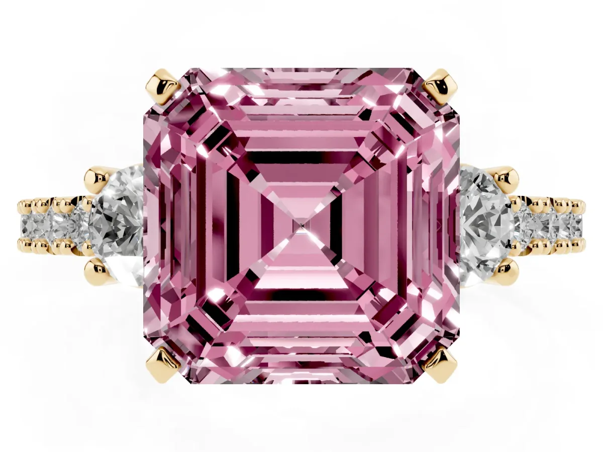 Fancy Pink Asscher Cut Three-Stone Diamond Pavé Band with Prong Setting Yellow gold