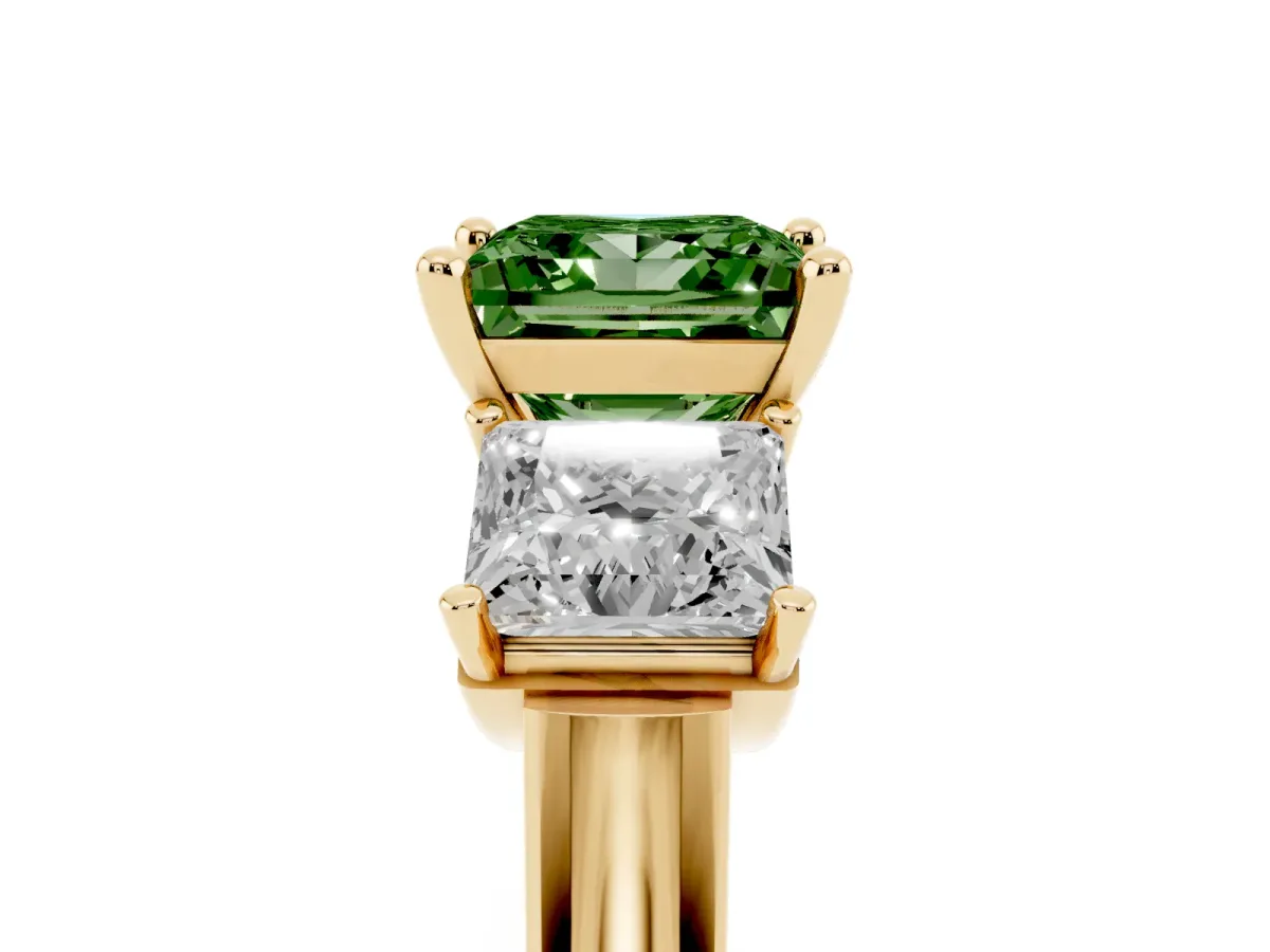 Fancy Green Three-Stone Princess Cut Brilliant Diamond Trellis Ring with Comfort Fit Band Yellow gold