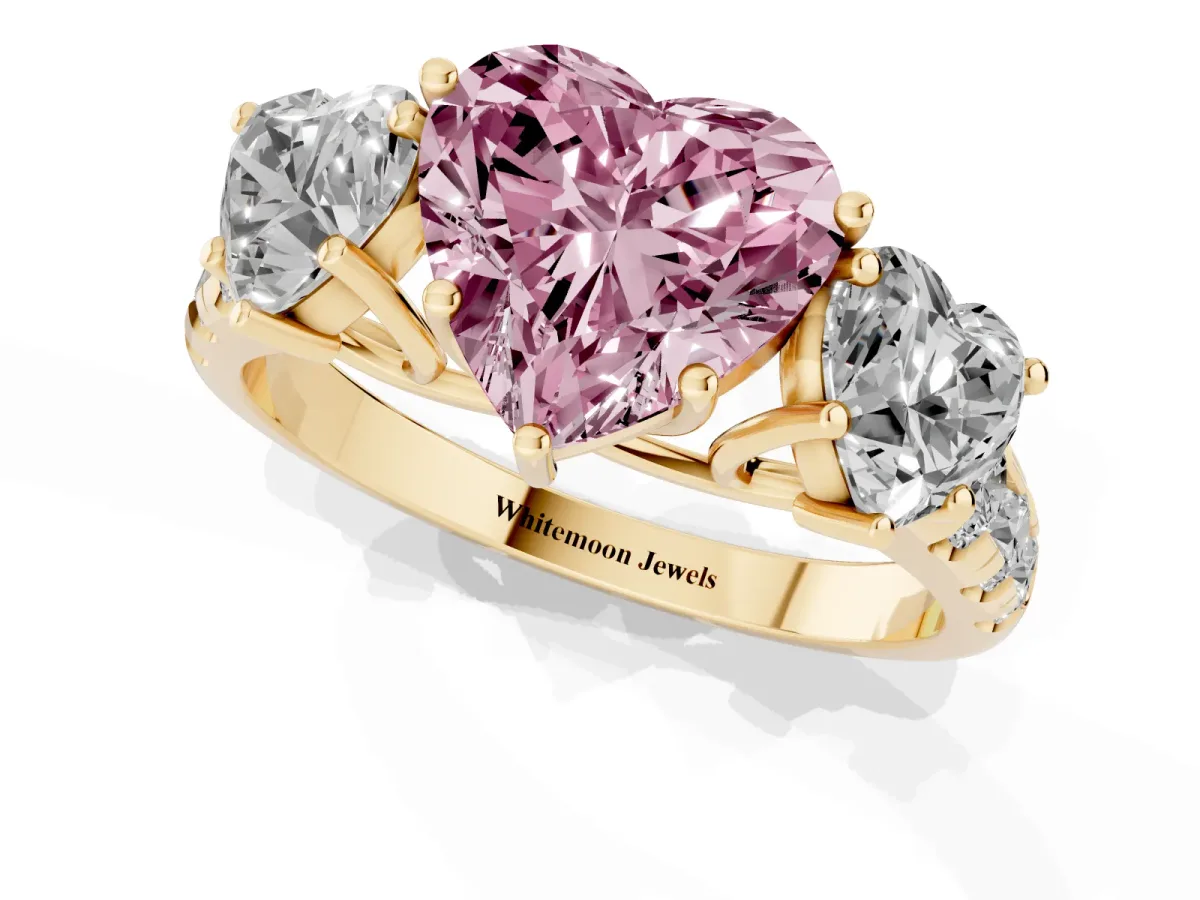 Fancy Pink Three-Stone Heart Cut Diamond Pavé Band with Prong Setting Yellow gold