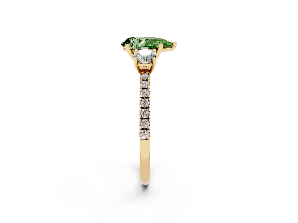 Fancy Green Three-Stone Pear Cut Cut Diamond Pavé Band with Prong Setting Yellow gold