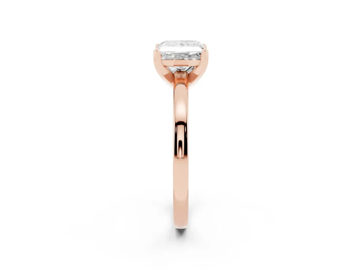 Princess Cut Solitaire Diamond Engagement Ring with Four-Prong Setting on a Classic Band Rose gold