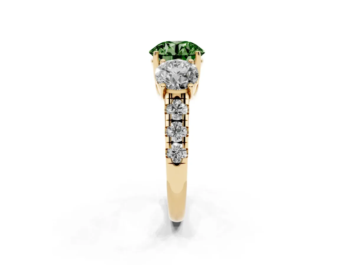 Fancy Green Three-Stone Round Cut Diamond Pavé Band with Prong Setting Yellow gold