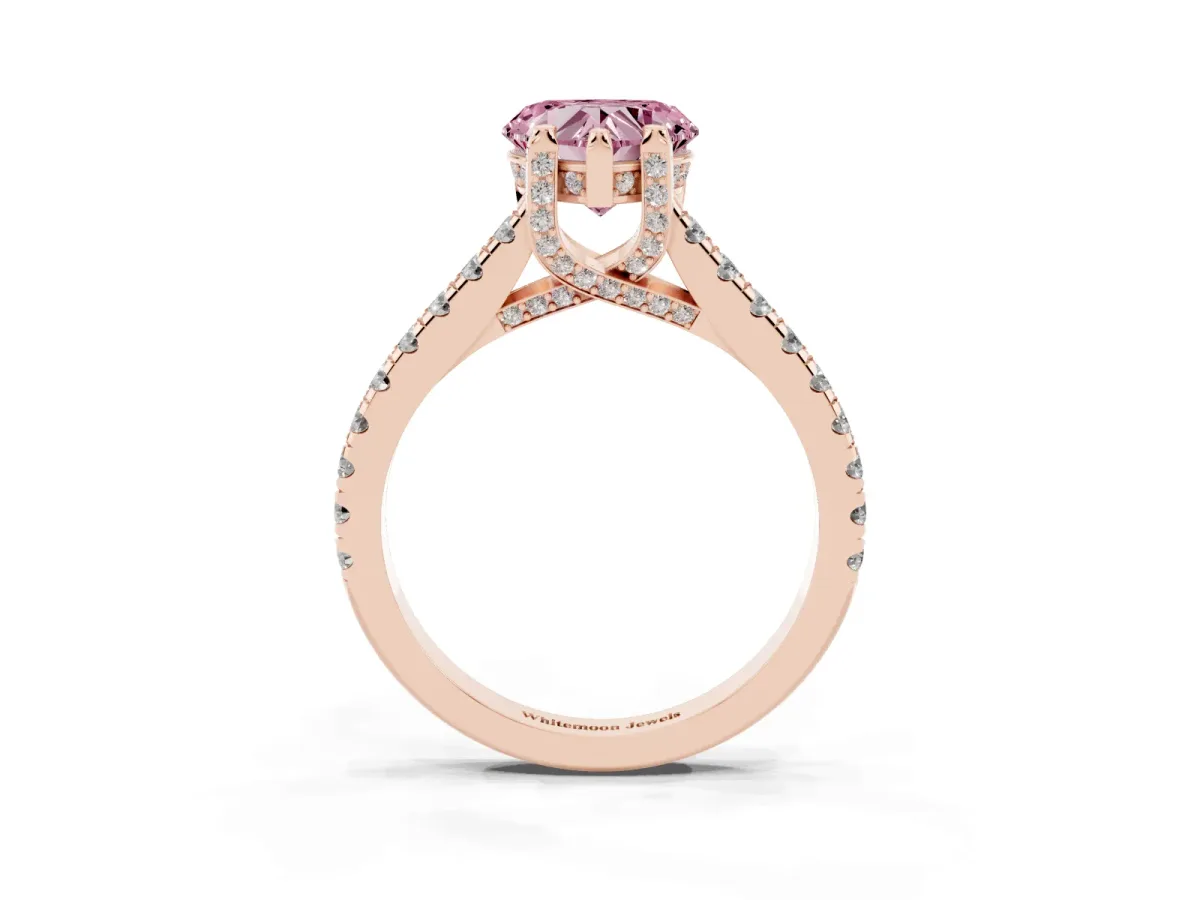 Fancy Pink Heart Cut Brilliant Diamond Solitaire with Pavé Band and Four-Prong Setting Rose gold