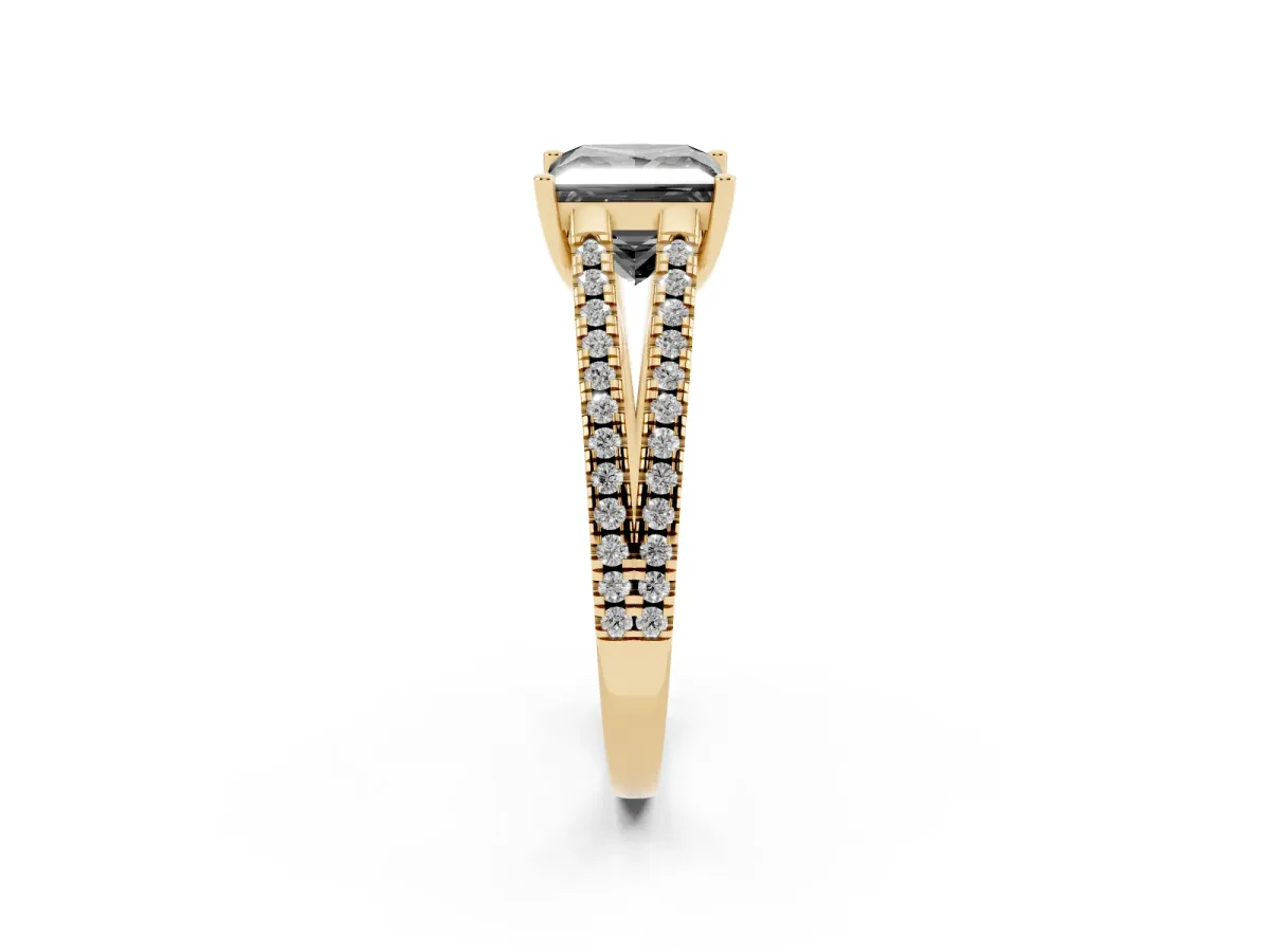 Fancy Black Princess Cut Diamond Solitaire Engagement Ring with Split Shank Pavé Band Yellow gold