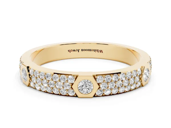 Round Diamond Pavé Promise Ring with Round Diamond Accents Yellow gold