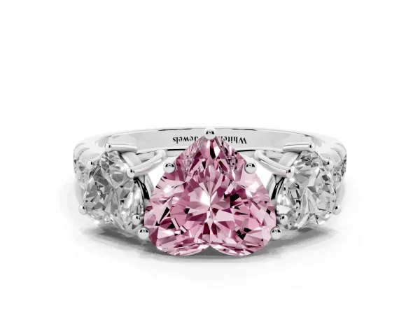 Fancy Pink Three-Stone Heart Cut Diamond Pavé Band with Prong Setting White gold