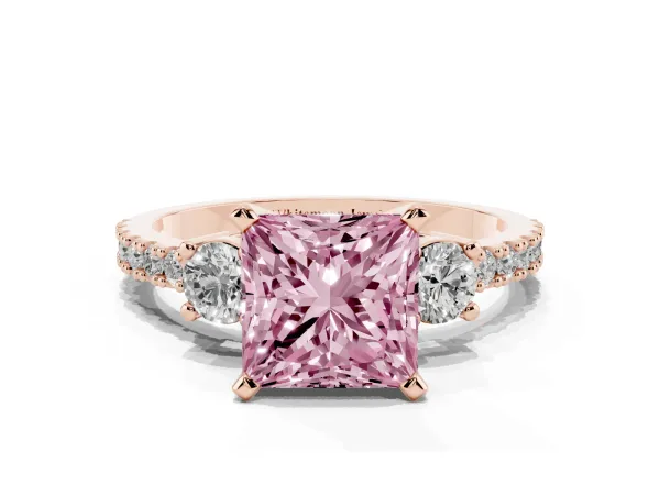 Fancy Pink Princess Cut Three-Stone Diamond Pavé Band with Prong Setting Rose gold