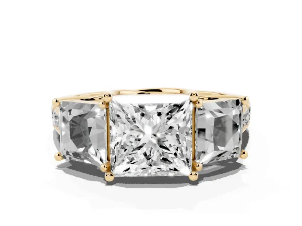 Three-Stone Princess Cut Diamond Pavé Band with Prong Setting Yellow gold