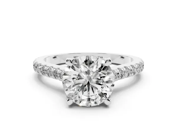 Round Cut Brilliant Diamond Solitaire with Pavé Band and Four-Prong Setting White gold