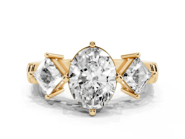 Three-Stone Oval Cut and Princess Cut Diamond Ring with Channel Band and Four-Prong Setting Yellow gold