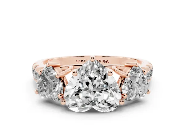 Three-Stone Heart Cut Diamond Pavé Band with Prong Setting Rose gold
