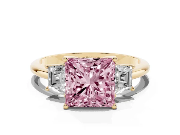 Fancy Pink Princess Cut Diamond Three-Stone Ring with Trapezoid Side Stones and Prong Setting Yellow gold