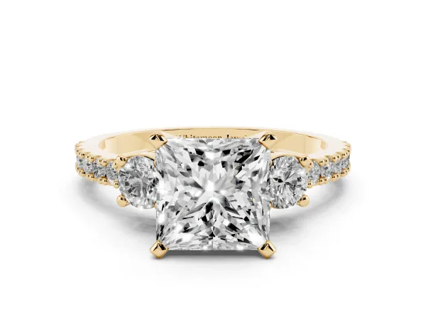 Princess Cut Three-Stone Diamond Pavé Band with Prong Setting Yellow gold