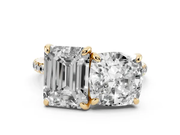 Cushion and Emerald Toi Moi Ring with Prong Setting and Pave Band Yellow gold