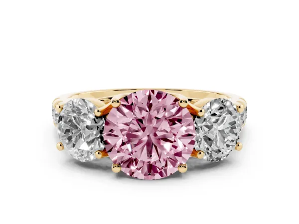 Fancy Pink Three-Stone Round Cut Diamond Pavé Band with Prong Setting Yellow gold