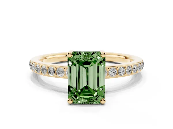 Fancy Green Emerald Cut Cut Diamond Pavé Band Ring with Four-Prong Setting Yellow gold