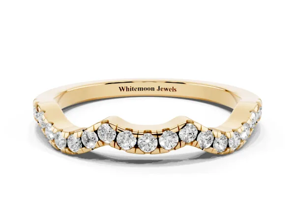 Round Diamond Pavé Curved Wedding Band Yellow gold