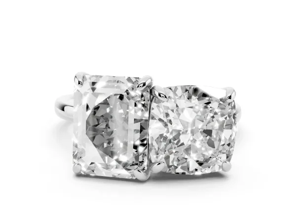 Cushion and Emerald Toi Moi Ring with Prong Setting and Plain Band White gold