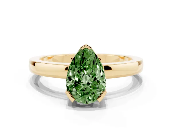 Fancy Green Pear Cut Cut Solitaire Ring with Four-Prong Setting and Classic Band Yellow gold